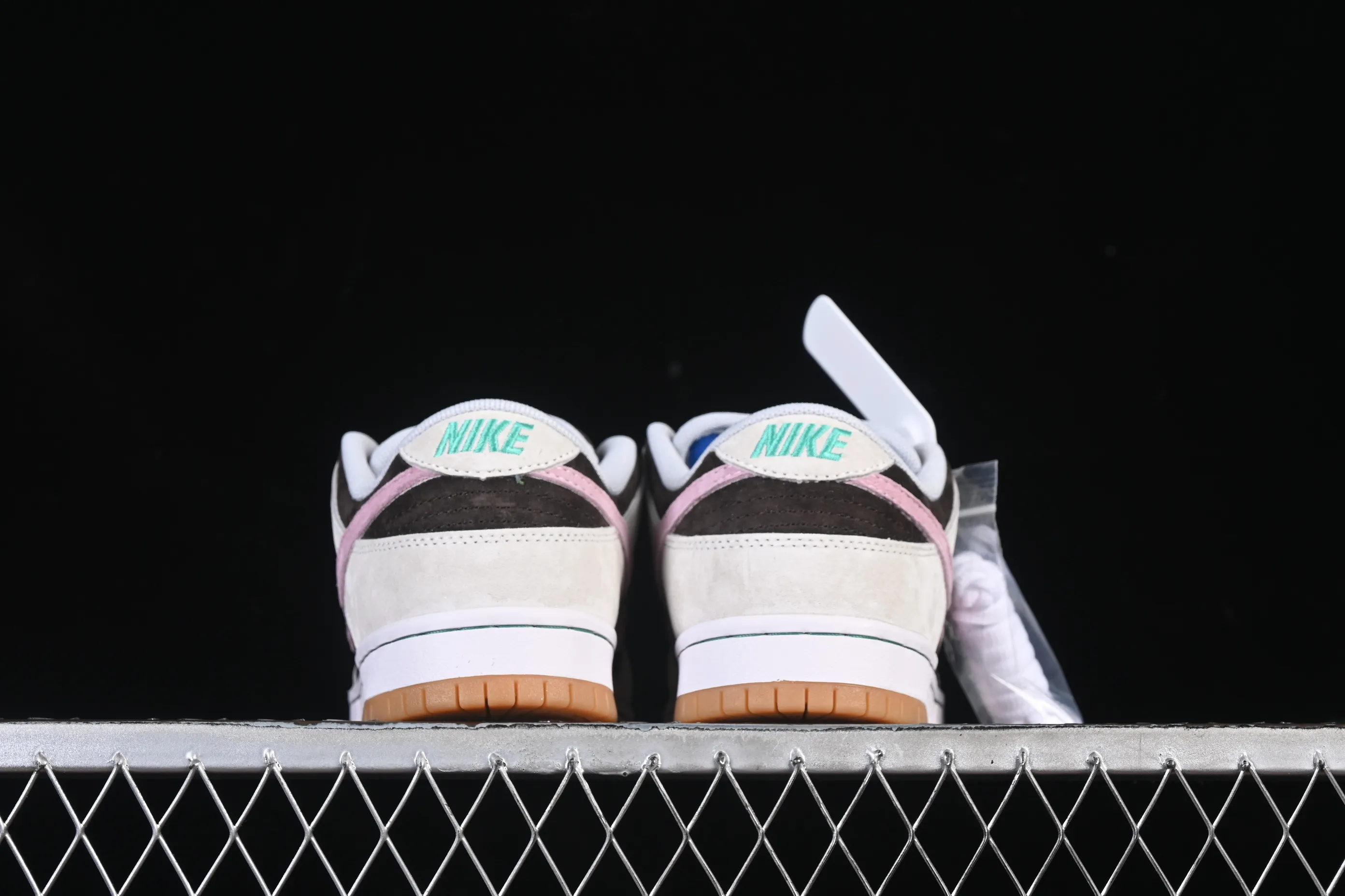 All categories Nk SB Dunk series Nk SB Dunk Low low-top sneakers Nike SB Dunk Low gray powder raw rubber SB low-top casual sneakers HF3704-001